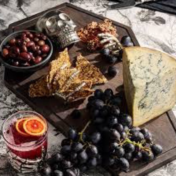 Pottery Barn Skeleton 💀 Cheese 🧀 Board BNIB - Picture 1 of 7